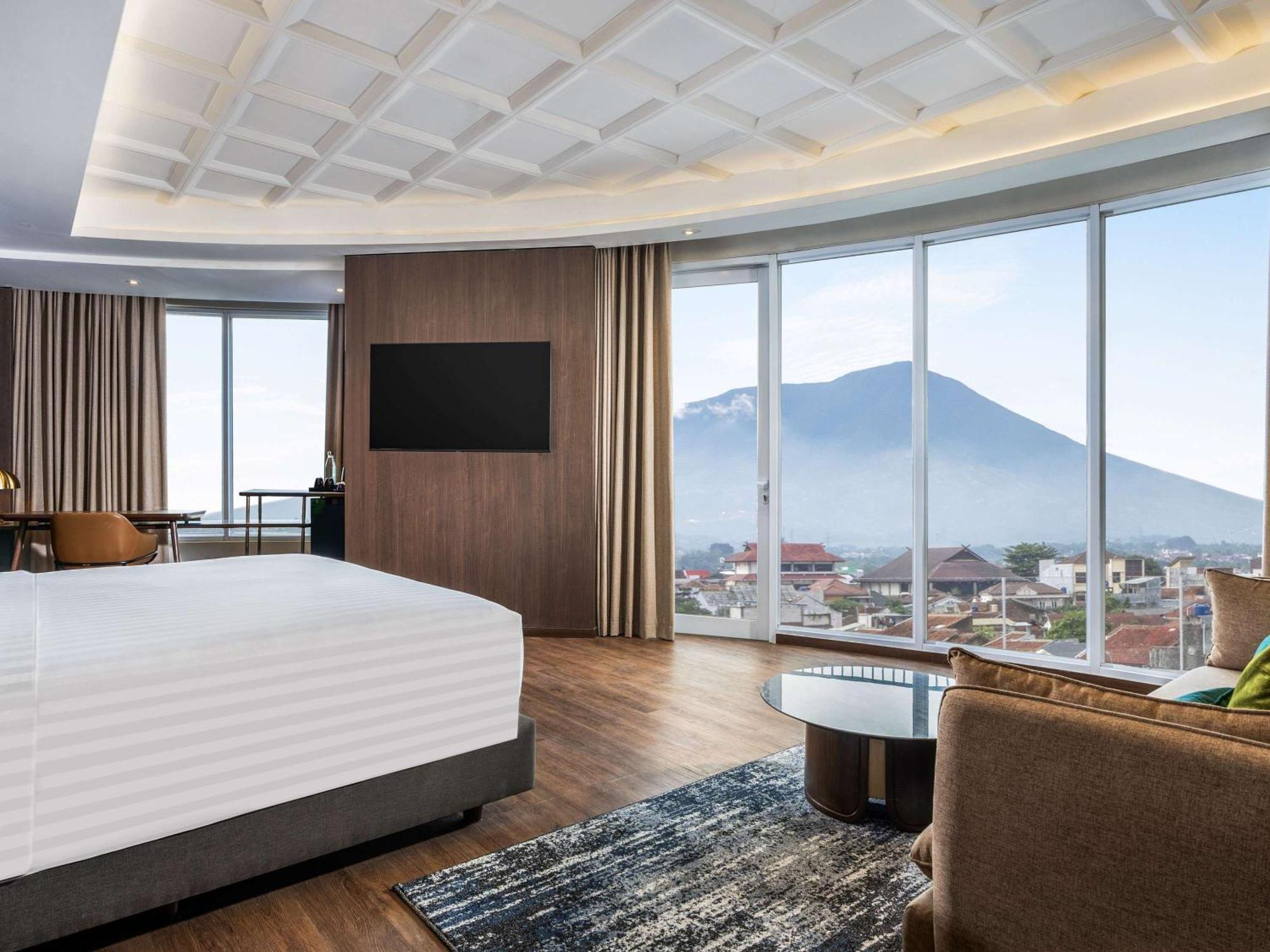 Mercure Garut City Center Екстериор снимка