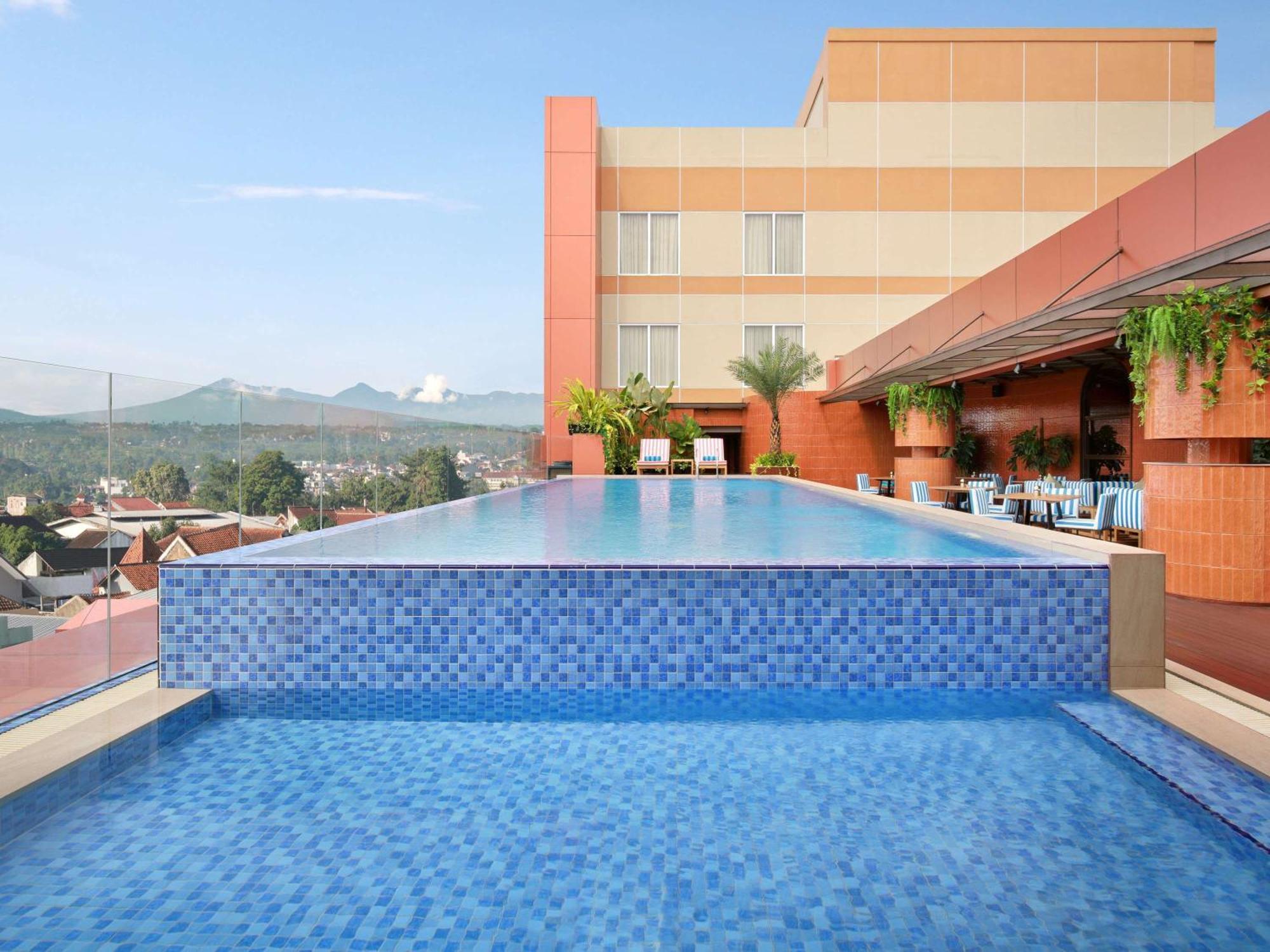 Mercure Garut City Center Екстериор снимка
