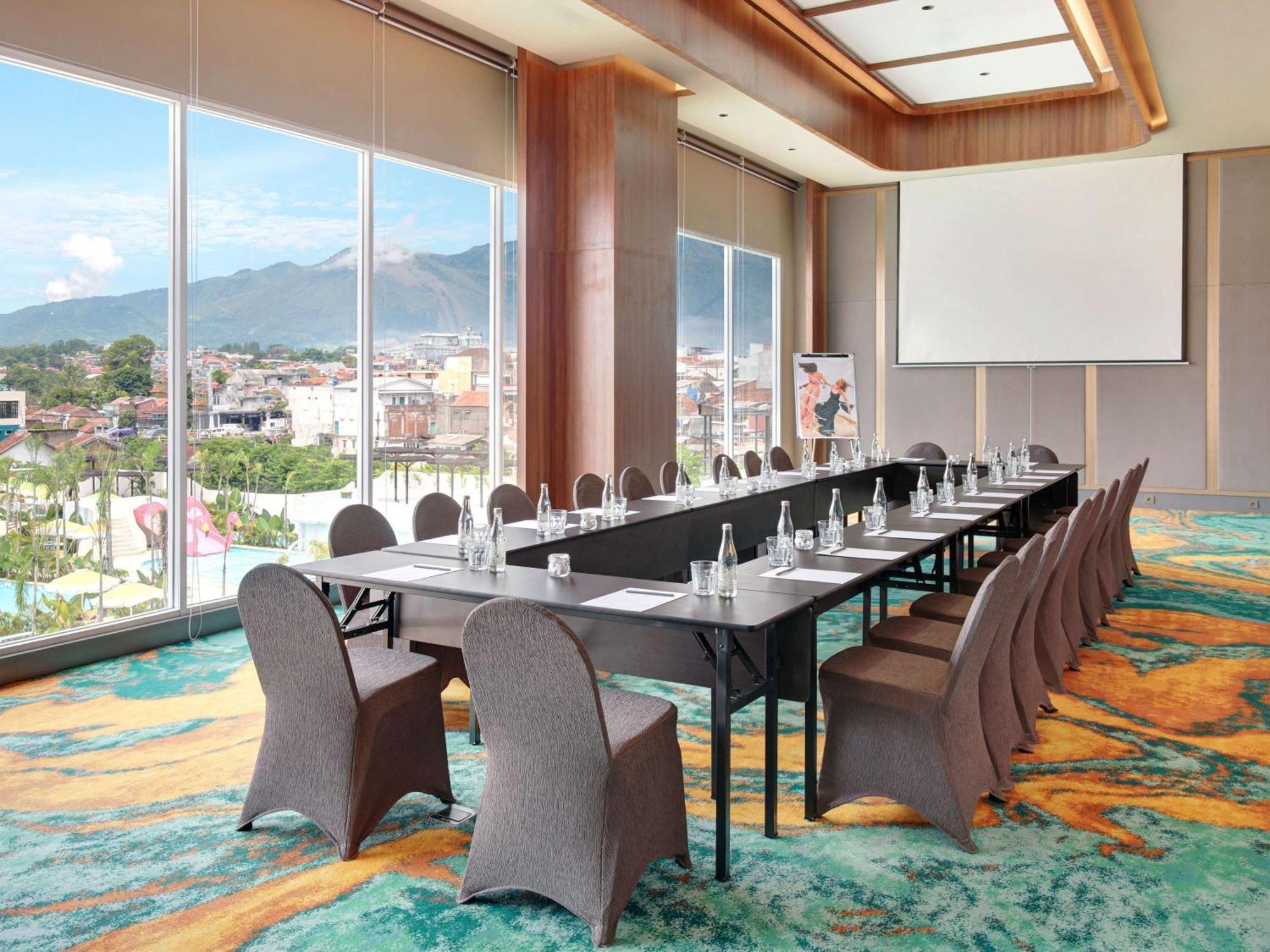 Mercure Garut City Center Екстериор снимка
